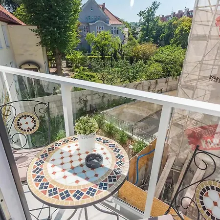 Apartment Golden Apartments&glamping-k2a